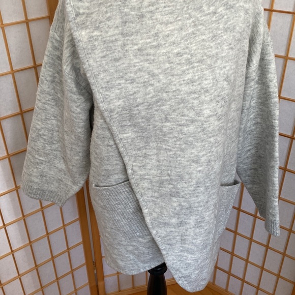 Like-new DKNY wrap sweater - Picture 3 of 8